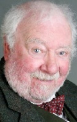 Full Freddie Jones filmography who acted in the animated movie The Talking Parcel.
